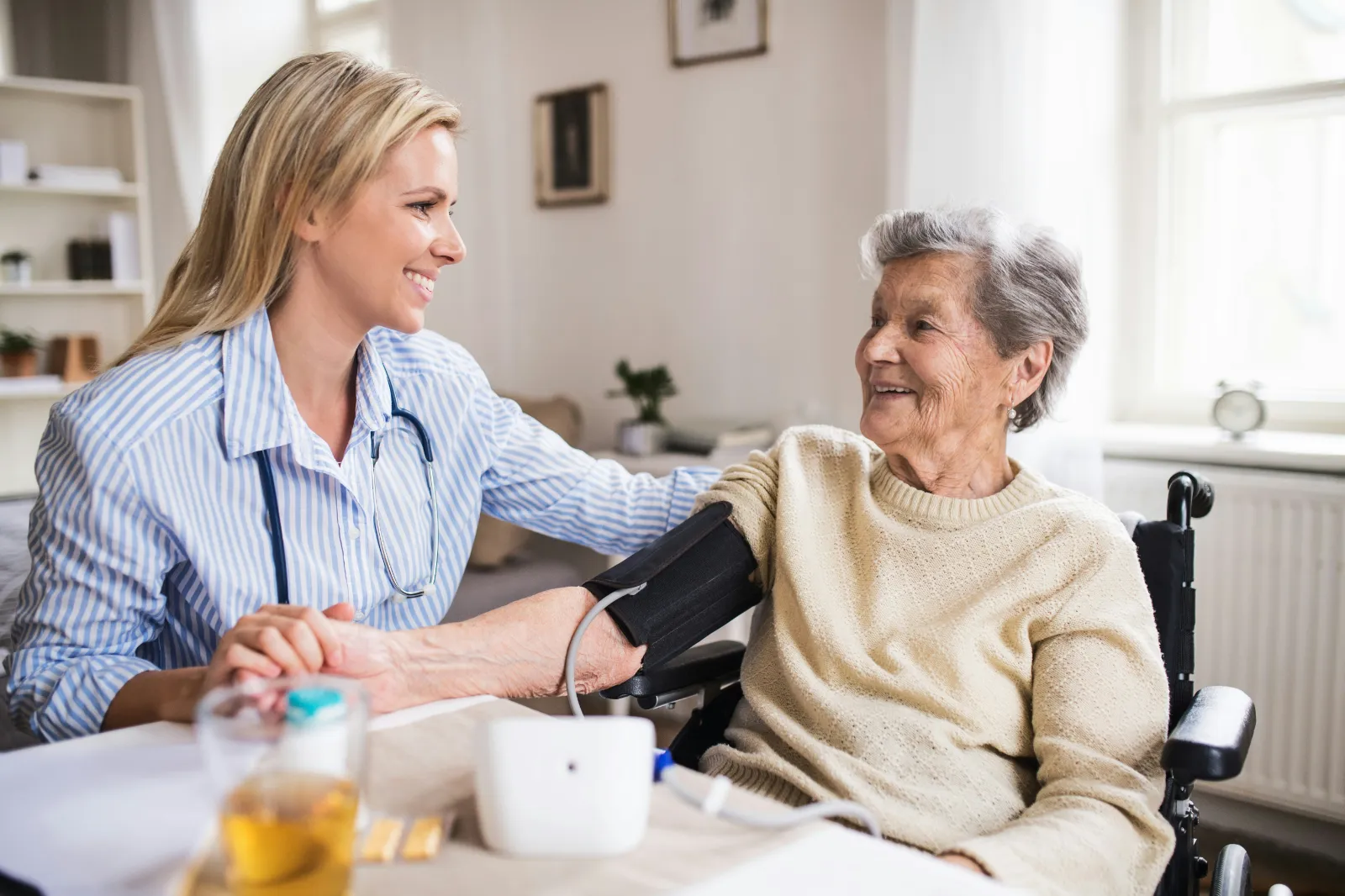 LAH-nurse-with-patient